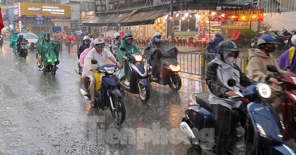 TPHCM sắp mưa lớn diện rộng, gây ngập nhiều nơi