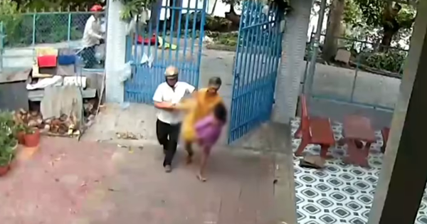 CLIP: Người chồng đau đớn khi vợ bị sét đánh tử vong