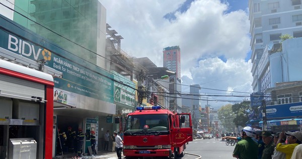 Cháy phòng giao dịch ngân hàng ở Nha Trang