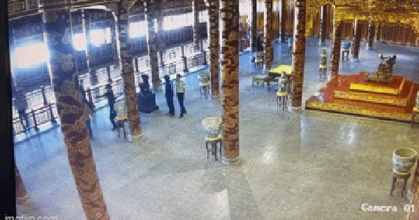 Khoảnh khắc lực lượng an ninh khống chế đối tượng bẻ gãy ngai vàng triều Nguyễn