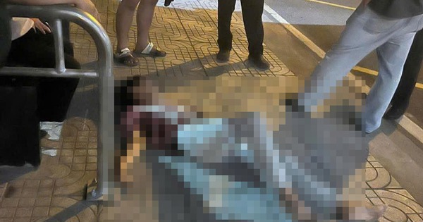 TP HCM: Nam thanh niên "may mắn" sau khi ngã từ cầu bộ hành ga metro