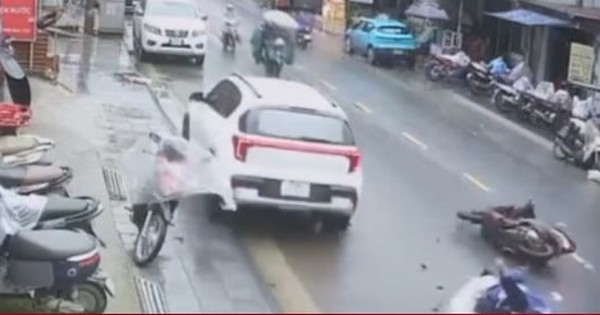 Xe điên tông hàng loạt xe máy ở Sapa, 1 cháu bé tử vong