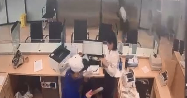 Kẻ bịt mặt xông vào ngân hàng ở Quảng Ninh, cướp 400 triệu đồng rồi bỏ trốn