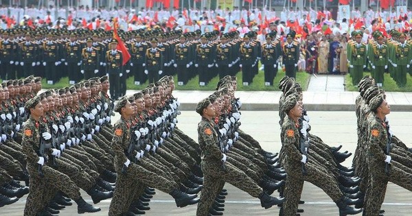 Hà Nội lắp loạt màn hình LED dọc đường diễu binh dịp 2/9