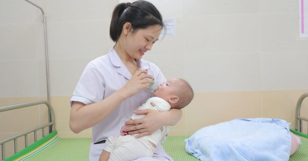 Bé trai 6 tháng tuổi bị bỏ rơi trước cổng chùa Bồ Đề, ai có thông tin xin liên hệ số điện thoại này