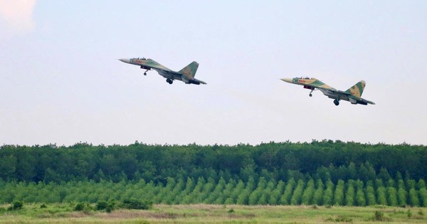 Su-30MK2, Yak-130 rời sân bay Biên Hòa sau nhiệm vụ đặc biệt ngày 30/4