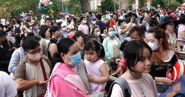 “Khối nghỉ hè” ùa vào Thảo Cầm Viên, cảnh tượng đông khó tin trong ngày 1/6 ở TP.HCM
