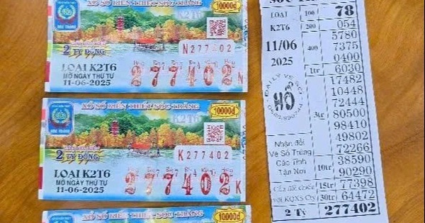 Vợ chồng nghèo đi bán vé số giữ lại 2 tờ, chiều trúng luôn tiền khủng