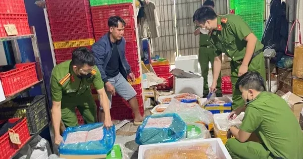 Phát hiện hơn 1,6 tấn bánh kẹo không rõ nguồn gốc tại Lâm Đồng