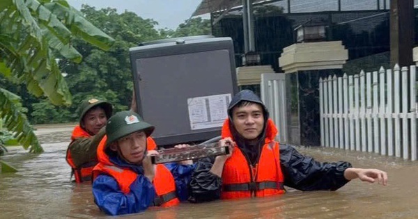 "Làm nghề mấy chục năm chưa bao giờ thấy mưa, lũ kỷ lục ở miền Trung giữa tháng 6"