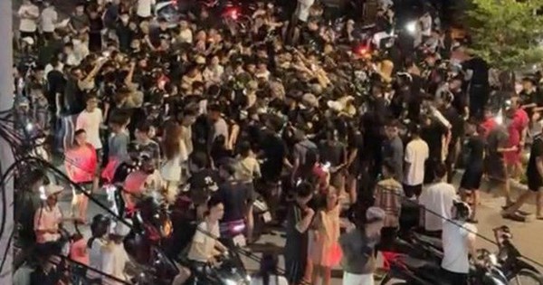 Hàng trăm "quái xế" tụ tập, la hét náo loạn cả tuyến phố trung tâm Hải Phòng