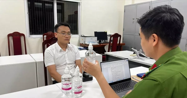 Hà Nội: Tạm giữ Phó Chủ tịch UBND thị trấn Chúc Sơn để điều tra sản xuất hàng giả