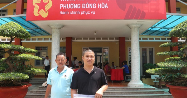 Hình ảnh người dân đi làm thủ tục hành chính ở các phường, xã mới tại Bình Dương