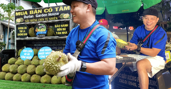 Xe sầu riêng “gắt” nhất Sài Gòn: Không ăn thử thì khỏi bán, mỗi ngày vẫn bay vèo vài trăm ký!
