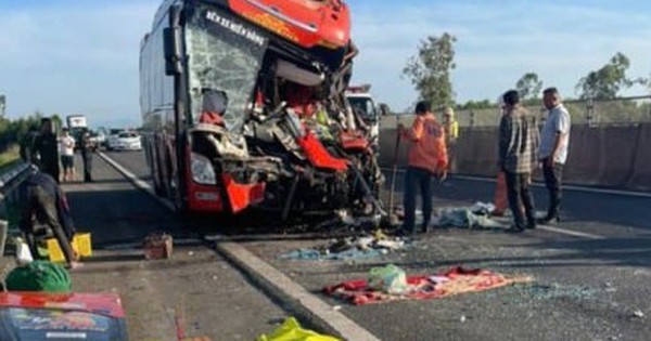 Tai nạn 2 người chết trên cao tốc: Tài xế dừng xe để ngủ, không đặt cảnh báo