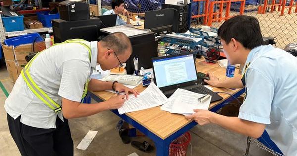 Thu giữ hàng trăm nghìn sản phẩm mỹ phẩm, thời trang nhập lậu