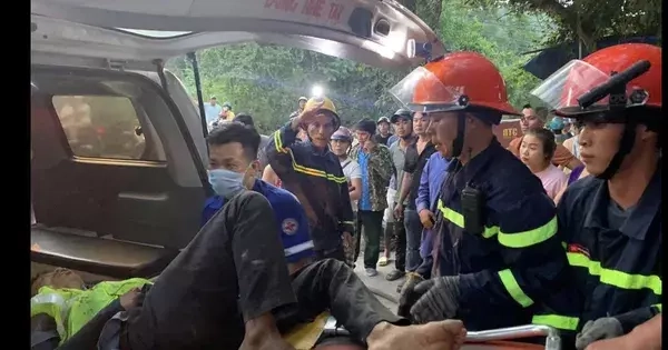 Xe tải tông sập nhà dân ở Nha Trang