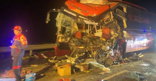 Tạm giữ tài xế dừng xe trên cao tốc để ngủ, dẫn đến vụ tai nạn kinh hoàng