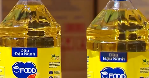 Kinh hoàng: Hàng chục nghìn tấn dầu dùng cho thức ăn chăn nuôi biến thành... dầu ăn cho người