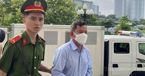 Nhận hối lộ chục tỉ đồng, cựu giám đốc sở ở Quảng Ngãi khai dùng 40.000 USD xây nhà cho người nghèo