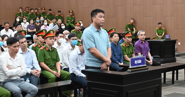 Chủ tịch Tập đoàn Phúc Sơn bật khóc trước toà: Ám ảnh với cái nghèo, có tiền là đem đi thiện nguyện