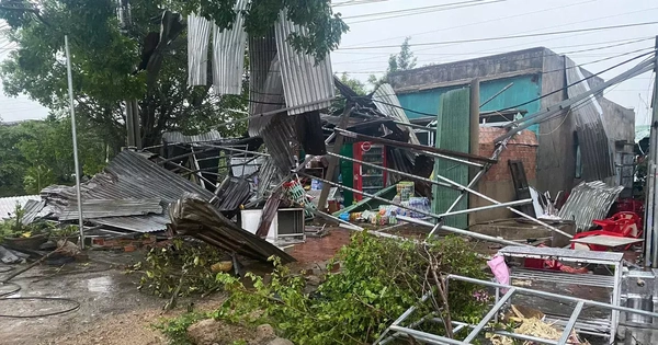 Mưa lớn kèm gió lốc làm hư hại 38 nhà dân