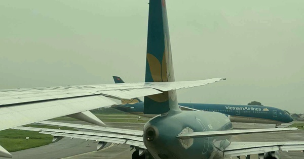 Sơ tán toàn bộ hành khách trên hai chuyến bay va chạm tại sân bay Nội Bài