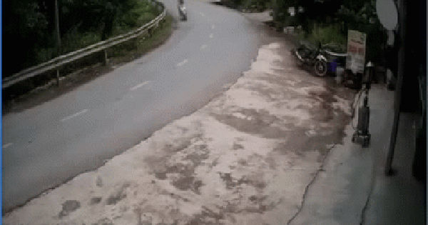 Đôi nam nữ thương vong dưới gầm xe tải: Camera hé lộ khoảnh khắc thương tâm