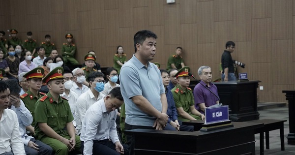 Nguyễn Văn Hậu nói từng có 10.000 cây vàng, nhưng đã làm từ thiện phần lớn