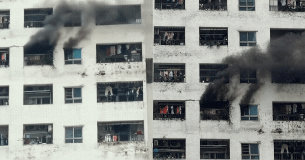 Cháy lớn căn hộ tại HH Linh Đàm, khói đen bốc lên ngùn ngụt, người dân hoảng hốt tháo chạy