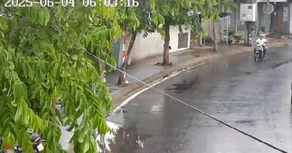 CLIP: Chạy xe máy tông vào tường, 2 sinh viên nước ngoài thương vong