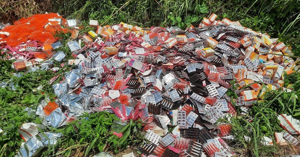 Phát hiện số lượng lớn thuốc, thực phẩm chức năng bỏ ở Bình Chánh