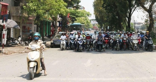 CSGT cảnh báo: 1 kiểu dừng đèn đỏ có thể bị phạt đến 6 triệu đồng