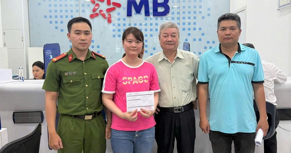 Chuyển 100 triệu đồng vào tài khoản không hoạt động, người phụ nữ lập tức báo công an, phát hiện chủ tài khoản đang ở nước ngoài