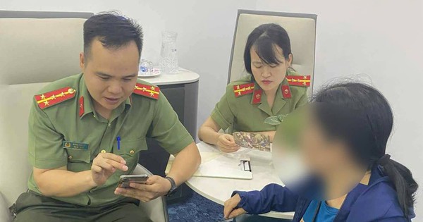 Cụ bà mang 763 triệu tiền tiết kiệm đến trụ sở MBBank để chuyển khoản cho con rể mua nhà: Giao dịch viên dừng thủ tục, lập tức báo công an