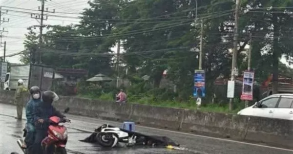 Ngã vào xe container, 2 người phụ nữ tử vong