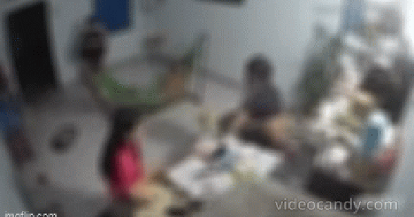 Em gái bị anh trai dùng ghế đánh vào đầu: Tôi sai với người khác, không liên quan tới cha mẹ, các anh