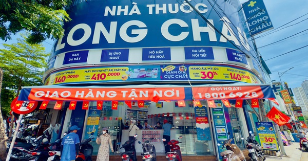 Lá cờ Việt Nam phủ khắp 2.222 nhà thuốc Long Châu: Khi sức khỏe hòa cùng niềm tự hào dân tộc