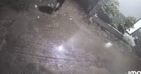 Camera ghi lại khoảnh khắc cuối cùng khi tài xế xe ôm bị sát hại ở TP.HCM: Nạn nhân đã ly hôn vợ, thuê trọ sống cùng anh em