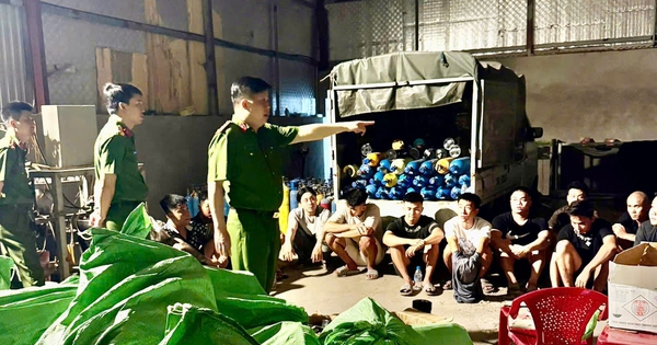 Triệt phá đường dây mua bán "khí cười" số lượng lớn, tạm giữ 18 đối tượng