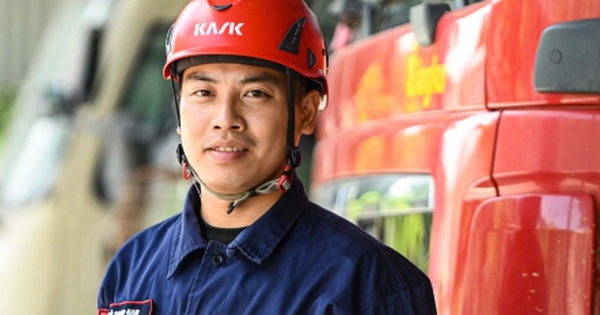 Dùng gà "trinh sát" hang sâu 250m: Quyết định không bỏ cuộc trong mưa đá