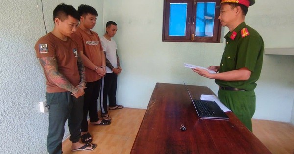 Đôi nam nữ ở Đà Nẵng bị 3 thanh niên khống chế lên ô tô chở đi, ép đưa 27 triệu đồng