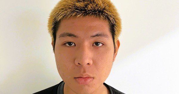 Thấy bạn gái đang nói chuyện, kẻ ghen tuông tưới xăng, đốt "tình địch"