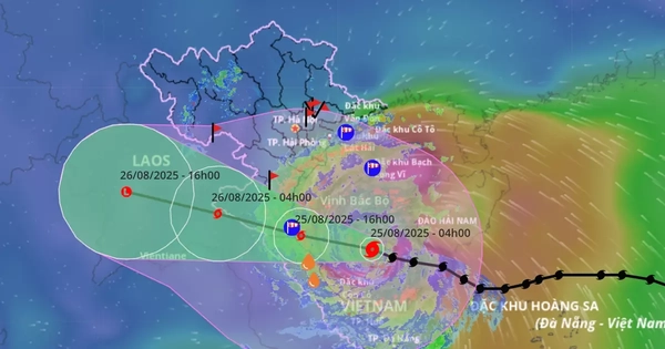 Bão áp sát đất liền, mạnh nhất hàng chục năm ở Bắc Trung Bộ
