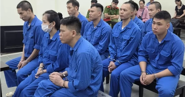 Thuê côn đồ đánh gãy chân, tạt axit "bồ" của con trai