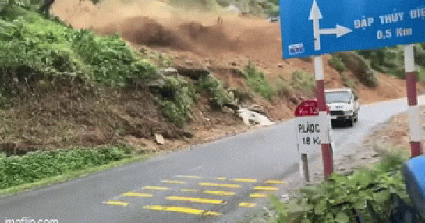Kinh hoàng khoảnh khắc đất đá bất ngờ đổ ập xuống đường quốc lộ ở Lào Cai: 3 giây khiến tất cả hú vía!