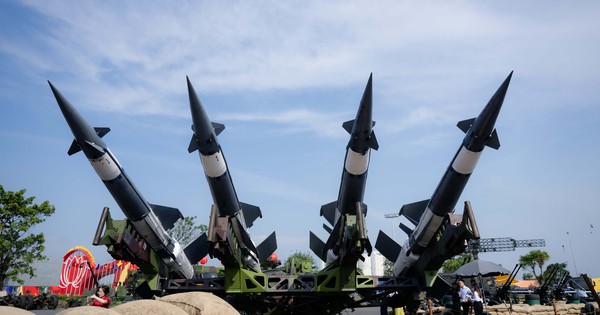 Trầm trồ trước dàn xe tăng, xe thiết giáp, ngư lôi lần đầu xuất hiện tại Triển lãm lớn nhất lịch sử ở Hà Nội