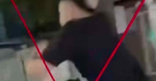 Nam thanh niên buông 2 tay, múa may khi chạy xe mô tô ở Quảng Ngãi