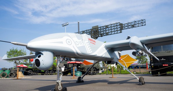 Lần đầu tiên Việt Nam công bố UAV mang được cả tên lửa, bay hơn 24 giờ
