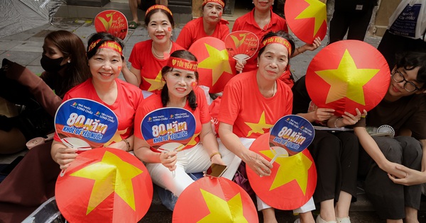 Hệ thống nhà thuốc và trung tâm tiêm chủng Long Châu đã sẵn sàng đồng hành cùng 5 trạm khách A80: Tiếp sức cho người dân trong ngày đại lễ